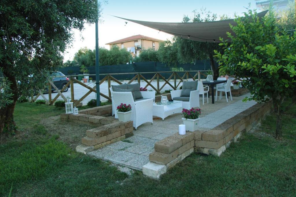 Pensione Degli Ulivi Porto SantʼElpidio Eksteriør billede