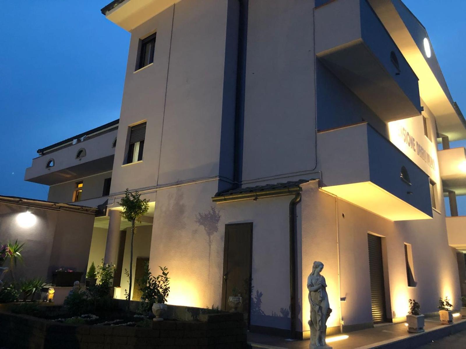 Pensione Degli Ulivi Porto SantʼElpidio Eksteriør billede
